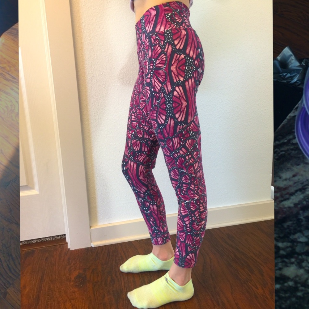 Liquido size small butterfly athletic leggings